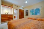 Guest suite with 2 double beds